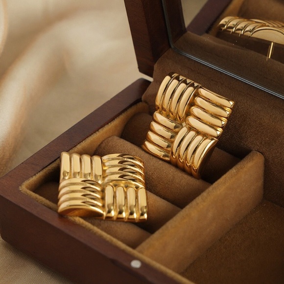 24K Gold Bold Statement Earrings*Waterproof And Sweatproof* Tarnish Resistant - Picture 3 of 5